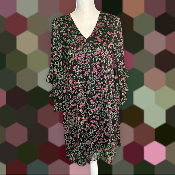 NWOT Calvin Klein Black / Pink Floral Bell Sleeve Chiffon Overlay Shift Dress 4 - Picture 6 of 14